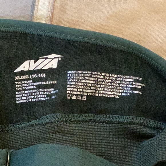 Sold elsewhere Seamless sport bra green color brand new size XL (16-18) - Picture 9 of 9